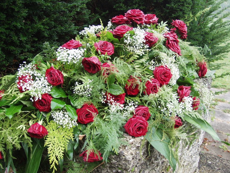 funeraire-TRAMOLE-min_roses-61203